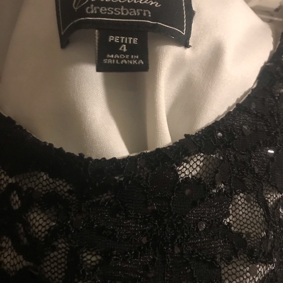 Knee length dress - Picture 1 of 3